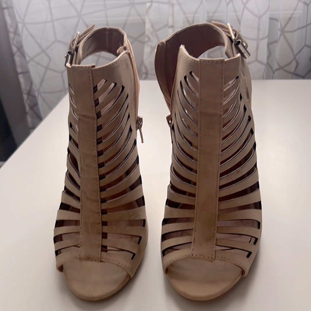 Charlotte Russe. Color Beige. Size 8